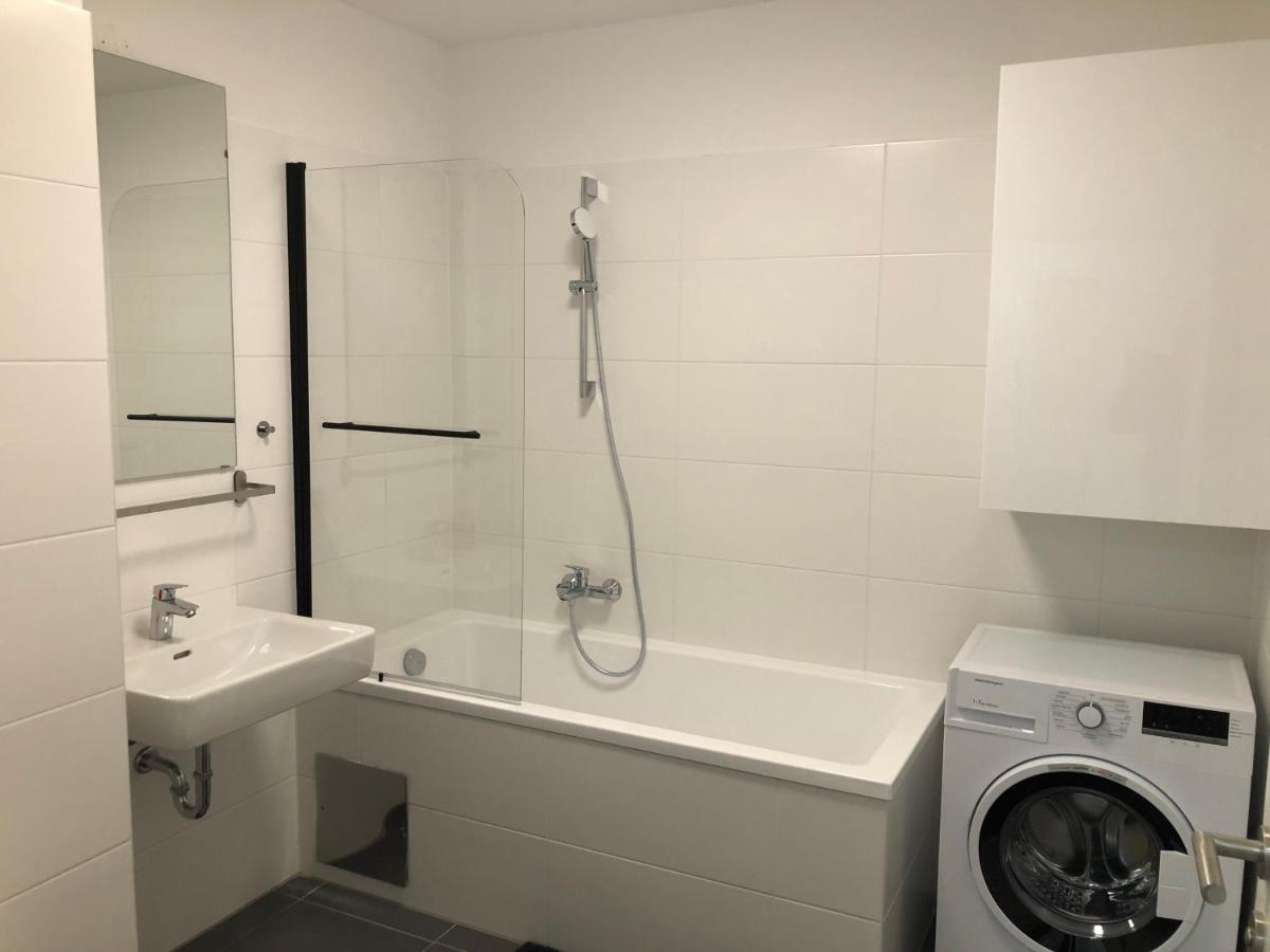Neubau Wohnung Stadlau Wina Bagian luar foto